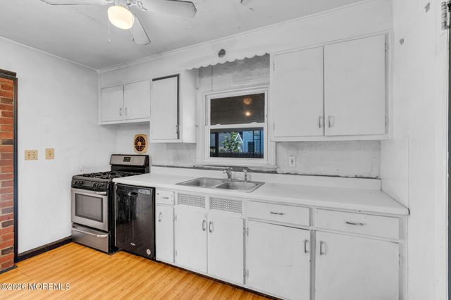 22 Rumson Place, Little Silver, NJ 07739