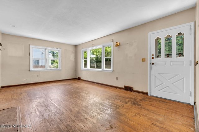 22 Rumson Place, Little Silver, NJ 07739