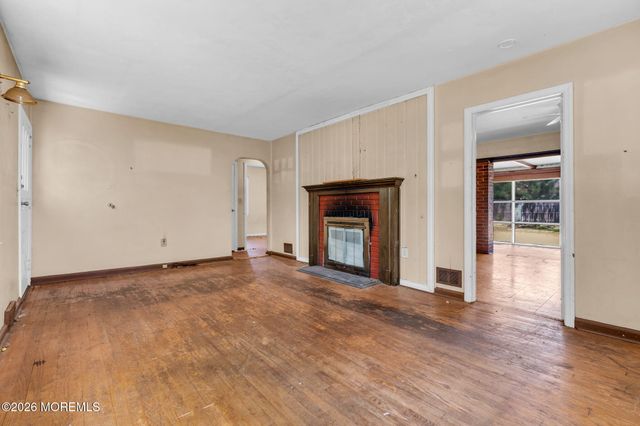 22 Rumson Place, Little Silver, NJ 07739