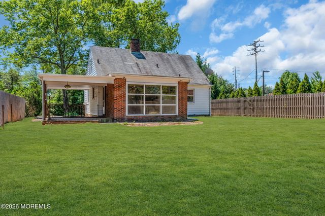 22 Rumson Place, Little Silver, NJ 07739