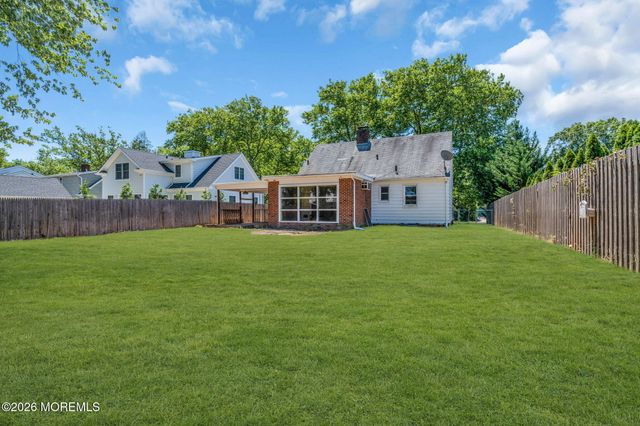 22 Rumson Place, Little Silver, NJ 07739
