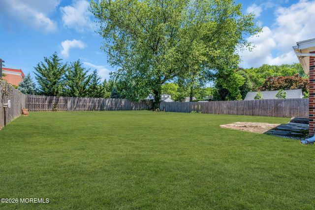 22 Rumson Place, Little Silver, NJ 07739