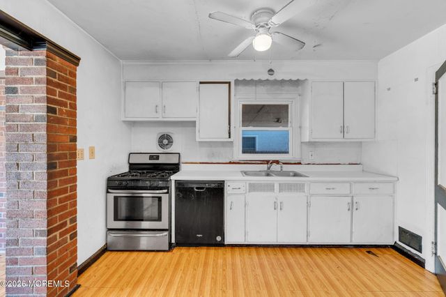 22 Rumson Place, Little Silver, NJ 07739