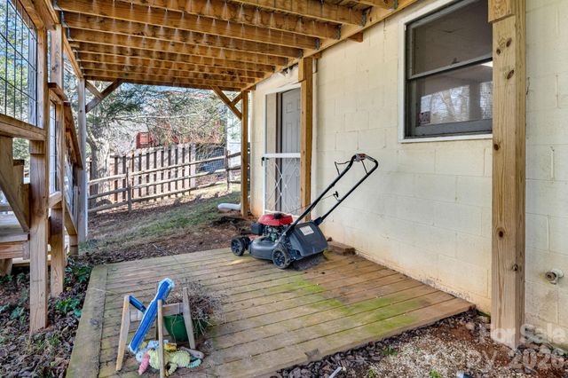 28 Westview Lane, Weaverville, NC 28787