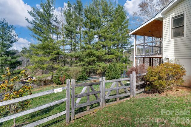 28 Westview Lane, Weaverville, NC 28787