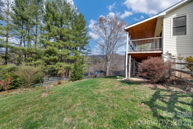 28 Westview Lane, Weaverville, NC 28787