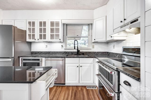 28 Westview Lane, Weaverville, NC 28787