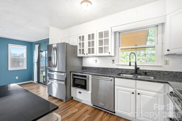 28 Westview Lane, Weaverville, NC 28787