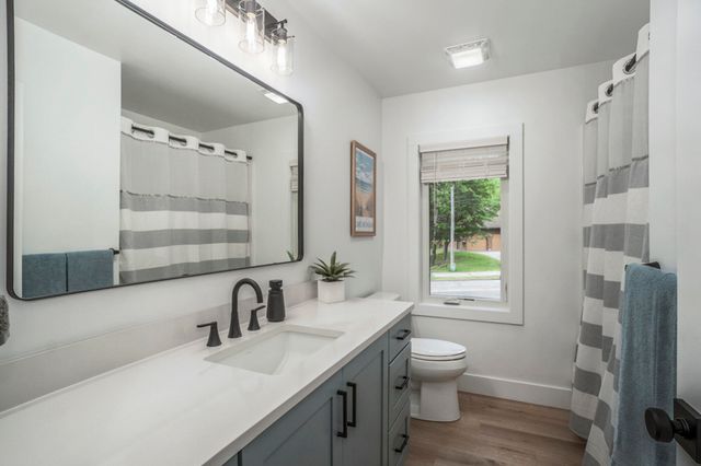 3220 Lakeshore Drive, Muskegon, MI 49441