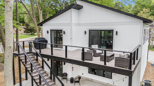 3220 Lakeshore Drive, Muskegon, MI 49441