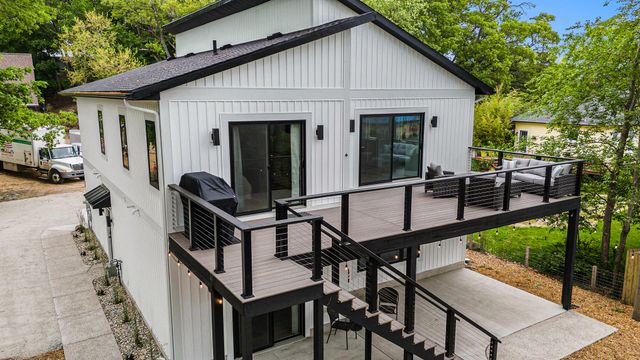 3220 Lakeshore Drive, Muskegon, MI 49441