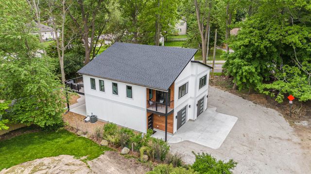 3220 Lakeshore Drive, Muskegon, MI 49441