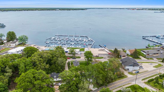 3220 Lakeshore Drive, Muskegon, MI 49441