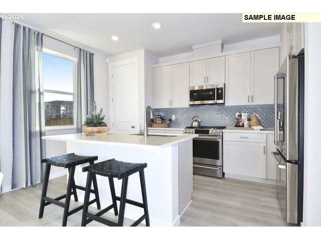 12700 Sw DOUBLETOP Dr, Beaverton, OR 97007