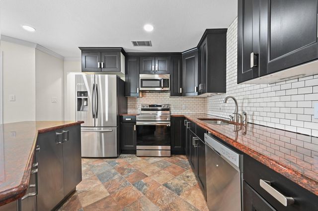 8106 Evadean CIR, Austin, TX 78745