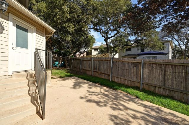 8106 Evadean CIR, Austin, TX 78745