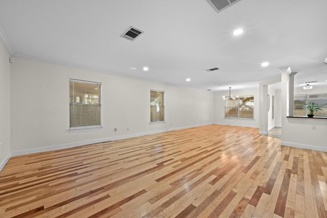 8106 Evadean CIR, Austin, TX 78745