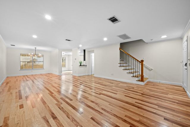 8106 Evadean CIR, Austin, TX 78745