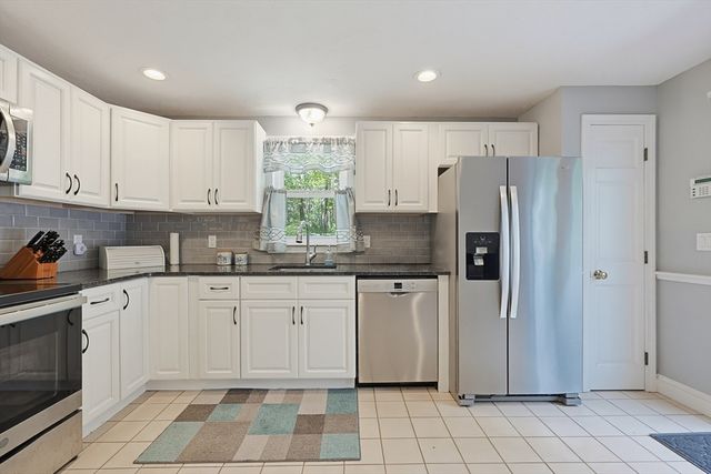 12 Cutter Dr, Plymouth, MA 02360