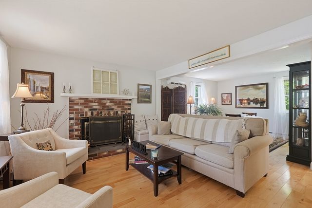 12 Cutter Dr, Plymouth, MA 02360