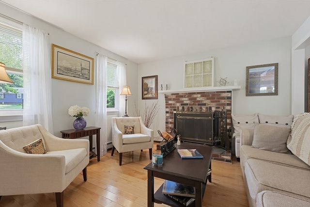 12 Cutter Dr, Plymouth, MA 02360
