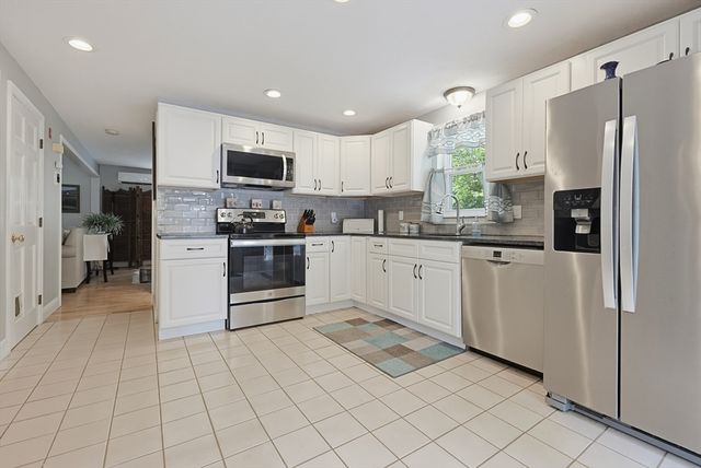 12 Cutter Dr, Plymouth, MA 02360