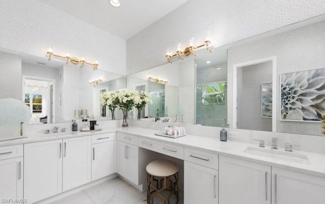 2589 Kingfisher DR, Naples, FL 34112