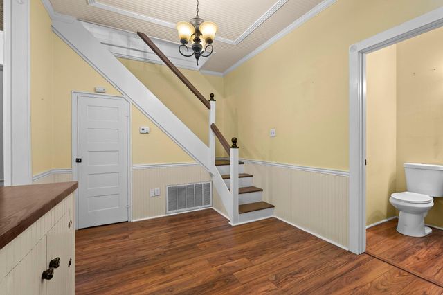 501 W Creek ST, Fredericksburg, TX 78624