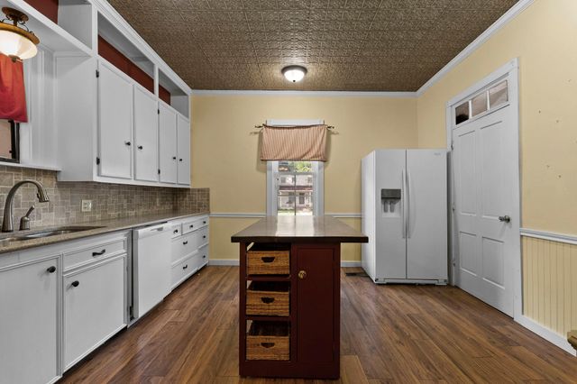 501 W Creek ST, Fredericksburg, TX 78624