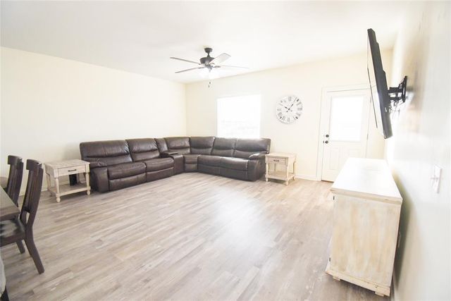 14375 Meadow Ridge Lane, Edmond, OK 73025