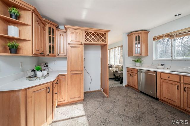 9738 Crestwick Drive, Sunset Hills, MO 63128