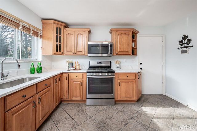 9738 Crestwick Drive, Sunset Hills, MO 63128