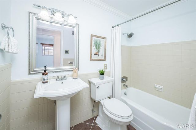 9738 Crestwick Drive, Sunset Hills, MO 63128