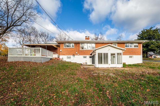 9738 Crestwick Drive, Sunset Hills, MO 63128