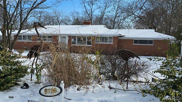 9738 Crestwick Drive, Sunset Hills, MO 63128