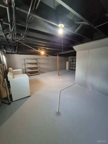 9738 Crestwick Drive, Sunset Hills, MO 63128