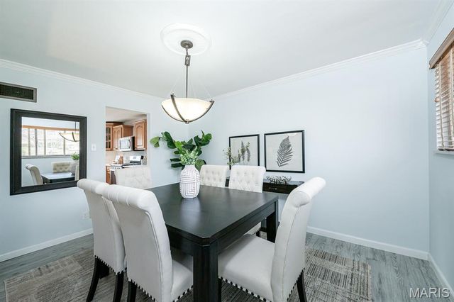 9738 Crestwick Drive, Sunset Hills, MO 63128