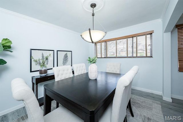 9738 Crestwick Drive, Sunset Hills, MO 63128