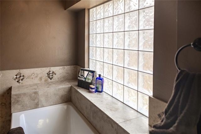 2900 N Water View Court, Norman, OK 73071