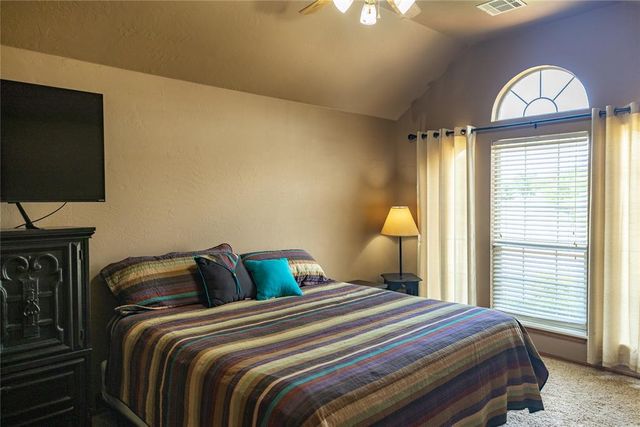 2900 N Water View Court, Norman, OK 73071