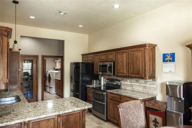 2900 N Water View Court, Norman, OK 73071