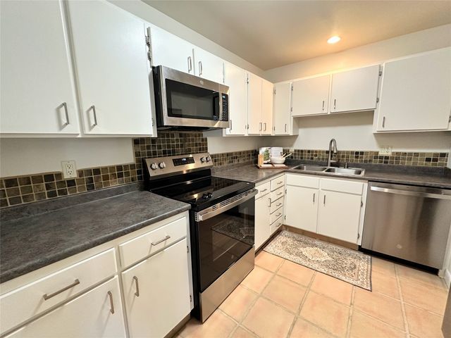 147 Calle Ojo Feliz, Unit E, Santa Fe, NM 87505