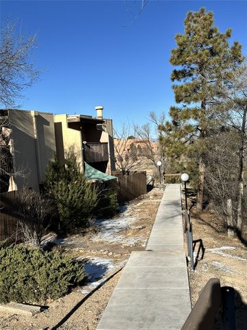 147 Calle Ojo Feliz, Unit E, Santa Fe, NM 87505