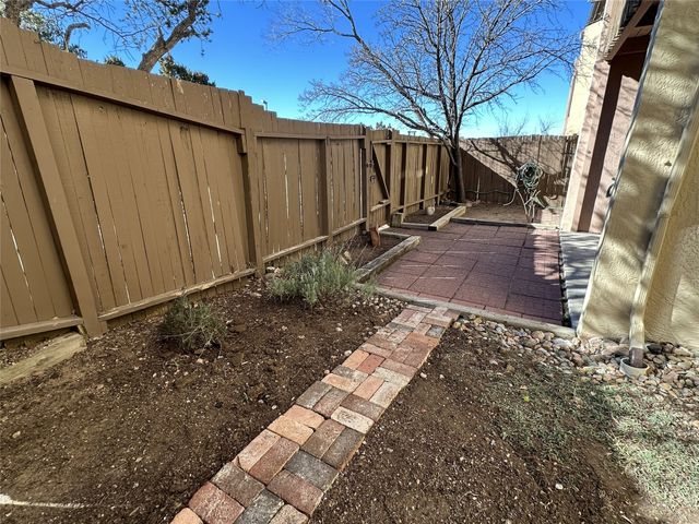 147 Calle Ojo Feliz, Unit E, Santa Fe, NM 87505