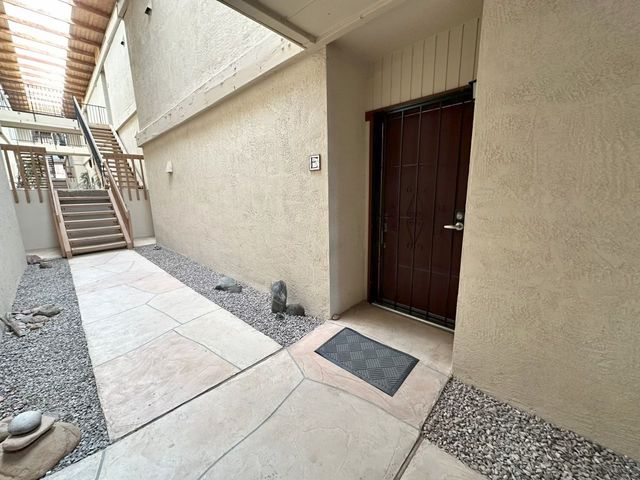 147 Calle Ojo Feliz, Unit E, Santa Fe, NM 87505