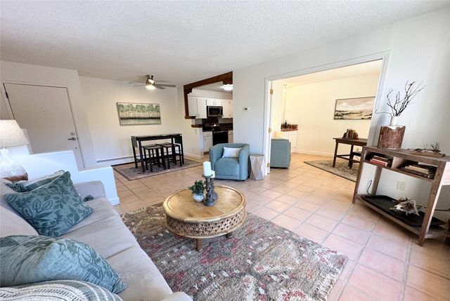 147 Calle Ojo Feliz, Unit E, Santa Fe, NM 87505