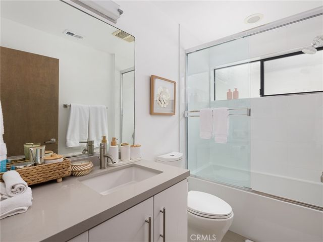 121 E Walnut, El Segundo, CA 90245