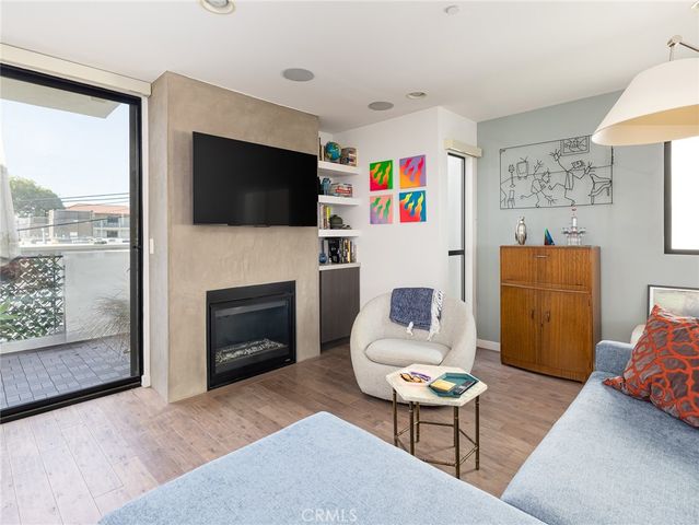 121 E Walnut, El Segundo, CA 90245