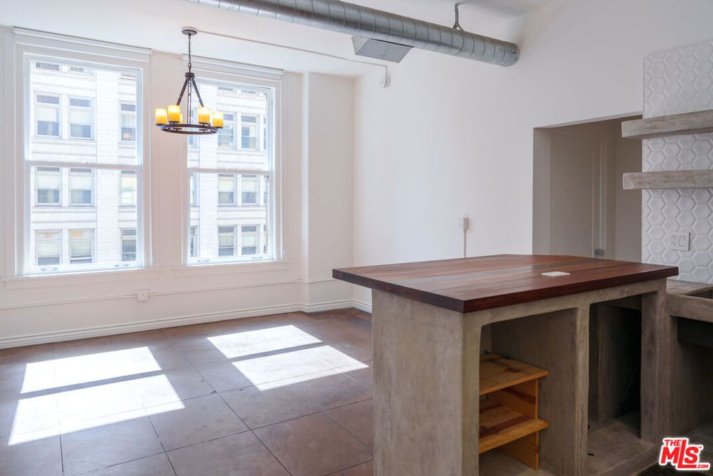 215 W 7th Street 707, Los Angeles, CA 90014 — photo 2