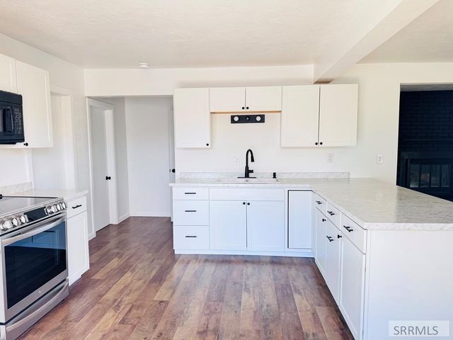 1070 S Shilling Avenue, Blackfoot, ID 83221